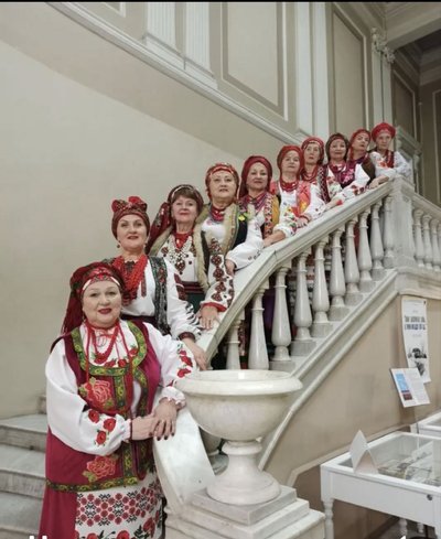 "Під обстрілами бігли до ЗСУ": історія переселенки Світлани Кравченко, яка у 55 змінила професію "Під обстрілами бігли до ЗСУ": історія переселенки Світлани Кравченко, яка у 55 змінила професію