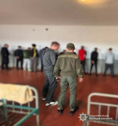 Метадон у продуктах харчування: на Львівщині викрили схему постачання наркотиків до колонії Метадон у продуктах харчування: на Львівщині викрили схему постачання наркотиків до колонії