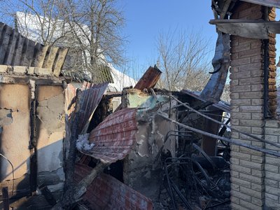 "Загоряння було миттєве": у Кролевці на Сумщині через атаку РФ зруйнований приватний будинок "Загоряння було миттєве": у Кролевці на Сумщині через атаку РФ зруйнований приватний будинок