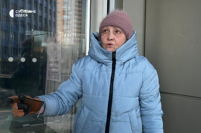 Вибиті вікна та горілі автівки: фото наслідків нічної атаки РФ на Одесу Вибиті вікна та горілі автівки: фото наслідків нічної атаки РФ на Одесу