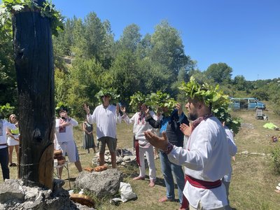 Бути рідновіром на Хмельниччині: особиста історія Ірини Рябої | Інтерв'ю Бути рідновіром на Хмельниччині: особиста історія Ірини Рябої | Інтерв'ю