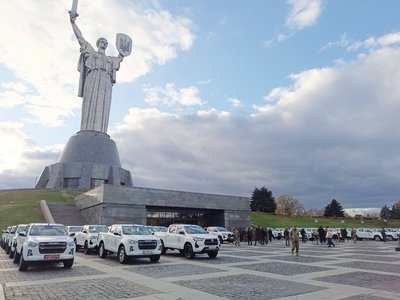 Коаліція з розмінування: Литва передала Україні пікапи та міношукачі Коаліція з розмінування: Литва передала Україні пікапи та міношукачі