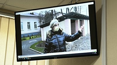 "Лежить дівчинка в рожевій курточці": що розповіли свідки про загибель дитини через падіння дерева у Кременчуці "Лежить дівчинка в рожевій курточці": що розповіли свідки про загибель дитини через падіння дерева у Кременчуці