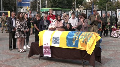 З добровольцем Володимиром Гойдою попрощалися у Рівному З добровольцем Володимиром Гойдою попрощалися у Рівному
