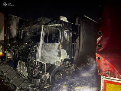 На Київщині загорілась вантажівка. Водій загинув На Київщині загорілась вантажівка. Водій загинув