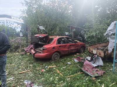 Армія РФ ударила по житловому будинку у Степанівці на Сумщині. Вся родина була вдома і вижила Армія РФ ударила по житловому будинку у Степанівці на Сумщині. Вся родина була вдома і вижила