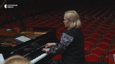 Через влучання дрона концерт в Одеській філармонії зіграють із запізненням