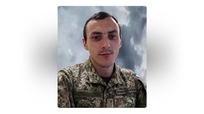 На Чернігівщині попрощалися із військовими Ростиславом Митрюком, Ярославом Скородумовим та Романом Шабельниковим На Чернігівщині попрощалися із військовими Ростиславом Митрюком, Ярославом Скородумовим та Романом Шабельниковим