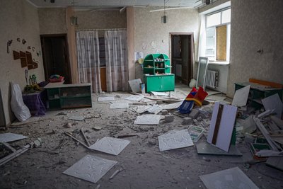 137 пошкоджених дитсадків, шкіл, училищ. Як росіяни перетворюють на руїни навчальні заклади Херсона 137 пошкоджених дитсадків, шкіл, училищ. Як росіяни перетворюють на руїни навчальні заклади Херсона