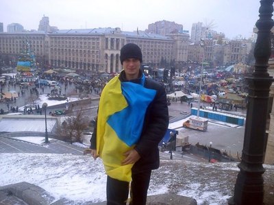 18 лютого 2014 року Артем Мазур брав участь у "мирному наступі", коли протестувальники вирушили з Майдану до Верховної ради у Києві 18 лютого 2014 року Артем Мазур брав участь у "мирному наступі", коли протестувальники вирушили з Майдану до Верховної ради у Києві
