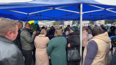 У Рівному попрощались з військовим Олександром Матеяшем У Рівному попрощались з військовим Олександром Матеяшем