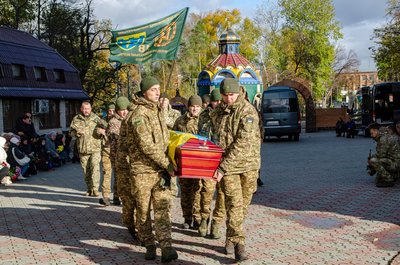 Захищали Україну: в Черкасах попрощалися із двома тероборонівцями Захищали Україну: в Черкасах попрощалися із двома тероборонівцями