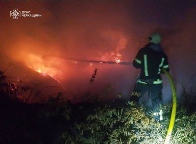 На Черкащині протягом доби сім разів горів сухостій На Черкащині протягом доби сім разів горів сухостій