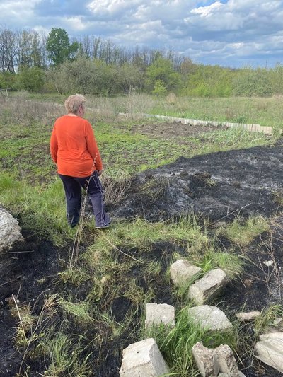 В Есхарі на Харківщині жінка заплатить 1700 гривень штрафу за спалювання сухої трави В Есхарі на Харківщині жінка заплатить 1700 гривень штрафу за спалювання сухої трави