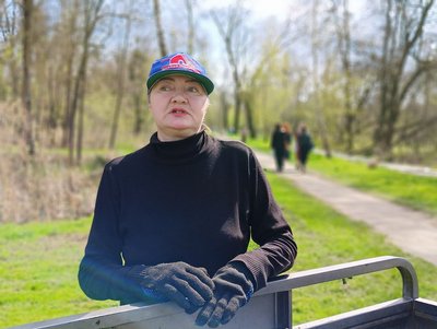 Озеленення Луцька: як комунальники наводять лад на клумбах і в парках Озеленення Луцька: як комунальники наводять лад на клумбах і в парках
