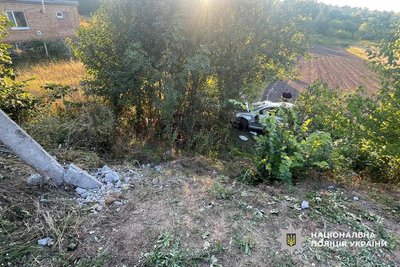 Врізався в стовп та перекинувся: на Черкащині водій загинув у ДТП Врізався в стовп та перекинувся: на Черкащині водій загинув у ДТП