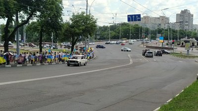 "Вірю, молюсь, чекаю": сум'яни вийшли на акцію підтримки бійців, що перебувають у полоні "Вірю, молюсь, чекаю": сум'яни вийшли на акцію підтримки бійців, що перебувають у полоні