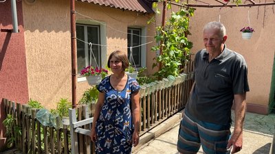 Американський кактус зимує просто неба. Подружжя з Біленького 30 років вирощує квіти й овочі попри війну Американський кактус зимує просто неба. Подружжя з Біленького 30 років вирощує квіти й овочі попри війну