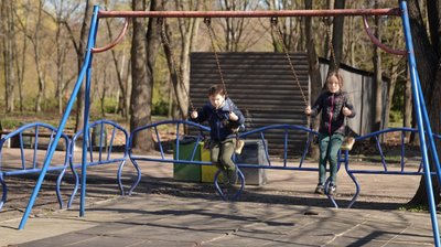 "В аварійному стані": хто і чиїм коштом має ремонтувати дитячі майданчики у Черкасах "В аварійному стані": хто і чиїм коштом має ремонтувати дитячі майданчики у Черкасах