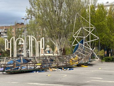 Негода в Запоріжжі: сильний вітер вирує містом Негода в Запоріжжі: сильний вітер вирує містом