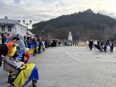 Акція на підтримку військовополонених і зниклих безвісти, акція у Кременці, Тернопільщина, 9 грудня 2025 року Акція на підтримку військовополонених і зниклих безвісти, акція у Кременці, Тернопільщина, 9 грудня 2025 року