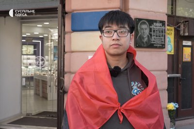 "Тут немає "русского міра": в Одесі поклали квіти на місце сутичок 2 травня 2014 року "Тут немає "русского міра": в Одесі поклали квіти на місце сутичок 2 травня 2014 року