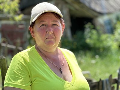 “Їдеш — і в небо тільки голова”. Як соцпрацівниця під російськими дронами доглядає самотніх літніх людей на Донеччині “Їдеш — і в небо тільки голова”. Як соцпрацівниця під російськими дронами доглядає самотніх літніх людей на Донеччині