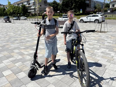 Учасники акції до Дня Героїв у Новодністровську Дмитро Власюк та Макар Барчук Учасники акції до Дня Героїв у Новодністровську Дмитро Власюк та Макар Барчук
