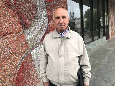 Мозаїка на кінотеатрі "Жовтень" у Житомирі: історія створення та значення Мозаїка на кінотеатрі "Жовтень" у Житомирі: історія створення та значення