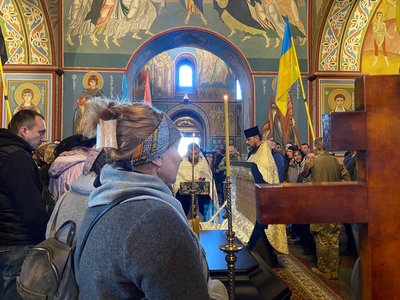 "Вірний Україні до кінця": в останню путь провели бійця "Правого сектору" Віктора "Іранця" Панаска "Вірний Україні до кінця": в останню путь провели бійця "Правого сектору" Віктора "Іранця" Панаска