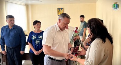 На Одещині чотирьох загиблих захисників посмертно нагородили орденами На Одещині чотирьох загиблих захисників посмертно нагородили орденами