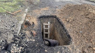 "Немає допомоги ніякої, все своїми руками": на Миколаївщині селяни власноруч ремонтують водогін "Немає допомоги ніякої, все своїми руками": на Миколаївщині селяни власноруч ремонтують водогін