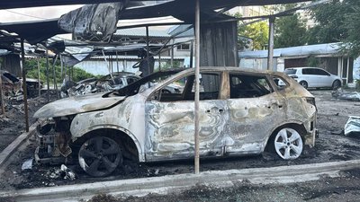 Пошкоджені багатоповерхівка, промислові підприємства та автівки, є жертви: що відбувається на місцях атак РФ у Дніпрі Пошкоджені багатоповерхівка, промислові підприємства та автівки, є жертви: що відбувається на місцях атак РФ у Дніпрі