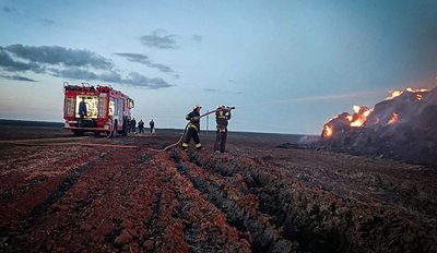 тернопіль, дснс, пожежа, солома горить, поле, 14 квітня 2026 року тернопіль, дснс, пожежа, солома горить, поле, 14 квітня 2026 року
