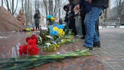 У Сумах вшанували пам'ять Героїв Небесної Сотні в Сумах У Сумах вшанували пам'ять Героїв Небесної Сотні в Сумах