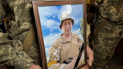 У Полтаві попрощалися з захисником України Сергієм Свинаренком У Полтаві попрощалися з захисником України Сергієм Свинаренком