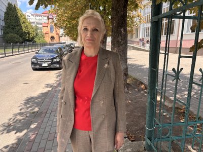 Дерева уражає міль та страждають від спеки: в Луцьку масово сохнуть каштани Дерева уражає міль та страждають від спеки: в Луцьку масово сохнуть каштани