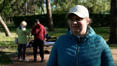 Скандинавська ходьба у Чернігові: як люди займаються в межах проєкту президента України
