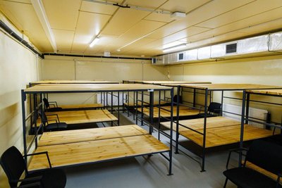 Ліжка в укритті в Змієві Ліжка в укритті в Змієві