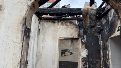 «Квартири заливає дощем»: у Кропивницькому вигорілий понад два місяці тому будинок залишається без даху «Квартири заливає дощем»: у Кропивницькому вигорілий понад два місяці тому будинок залишається без даху