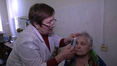 Операція очей на Чернігівщині: лікарі безплатно прооперували пенсіонерів з прикордоння Операція очей на Чернігівщині: лікарі безплатно прооперували пенсіонерів з прикордоння