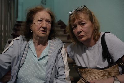 Вікторія та її 86-річна матір Тетяна мали гостру реакцію на стрес внаслідок російського удару по Харкову, 9 червня 2026 року Вікторія та її 86-річна матір Тетяна мали гостру реакцію на стрес внаслідок російського удару по Харкову, 9 червня 2026 року