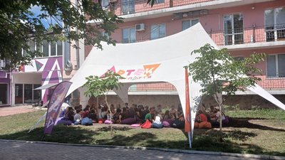 "Дитину постійно били": батьки скаржаться на булінг у таборі "Артек Прикарпаття" на Львівщині "Дитину постійно били": батьки скаржаться на булінг у таборі "Артек Прикарпаття" на Львівщині