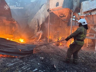 У Радомишлі горіло деревообробне підприємство — що відомо