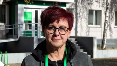 Головна спеціалістка регіонального сервісного центру МВС в Одеській, Миколаївській та Херсонській областях Ніна Хмелевська Головна спеціалістка регіонального сервісного центру МВС в Одеській, Миколаївській та Херсонській областях Ніна Хмелевська