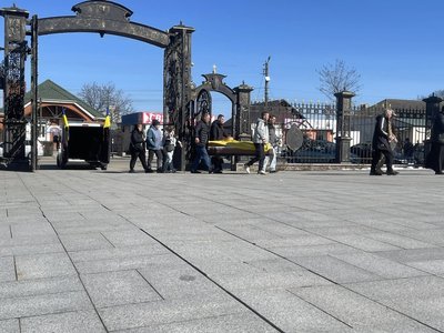 На Черкащині громада попрощалася із захисником На Черкащині громада попрощалася із захисником
