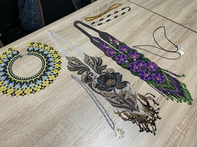 Херсон, волонтери, Олена Білуха, прикраси, бісер Херсон, волонтери, Олена Білуха, прикраси, бісер