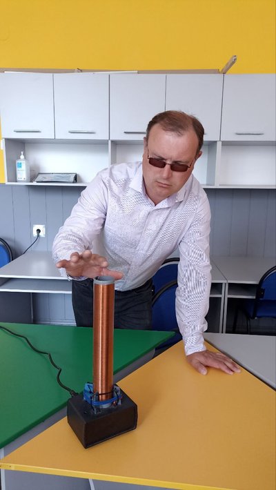 Викладач Житомирського Державного університету розробив генератор холодної плазми Викладач Житомирського Державного університету розробив генератор холодної плазми