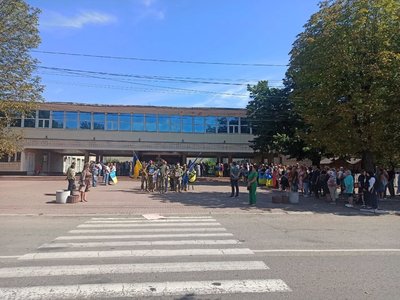На Кіровоградщині попрощалися з полеглим захисником Анатолієм Діденком На Кіровоградщині попрощалися з полеглим захисником Анатолієм Діденком