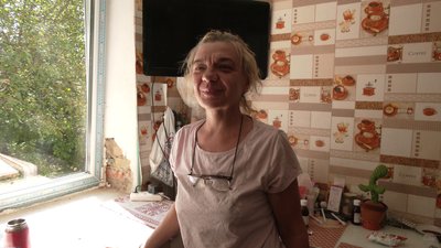 Як у Рівному замінюють вікна у будинках після ракетного удару 26 серпня